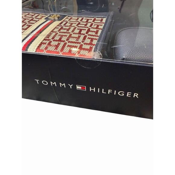 Tommy Hilfiger 2-Piece Tote Bag & Coin Purse Gift Set Navy/Red New in Box - Picture 2 of 11